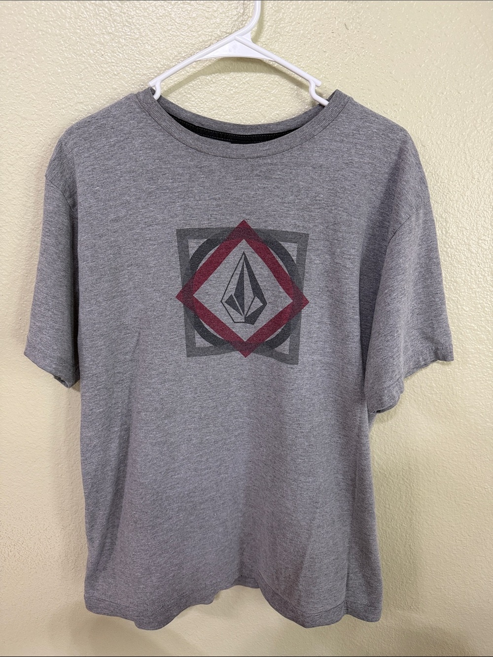 Volcom Gray Tee with Burgundy and Dark Gray Graphic